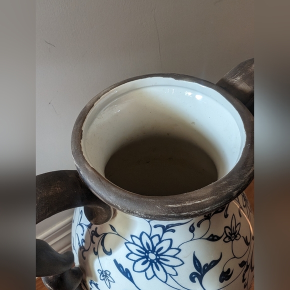 Tall Vase - Picture 3 of 13